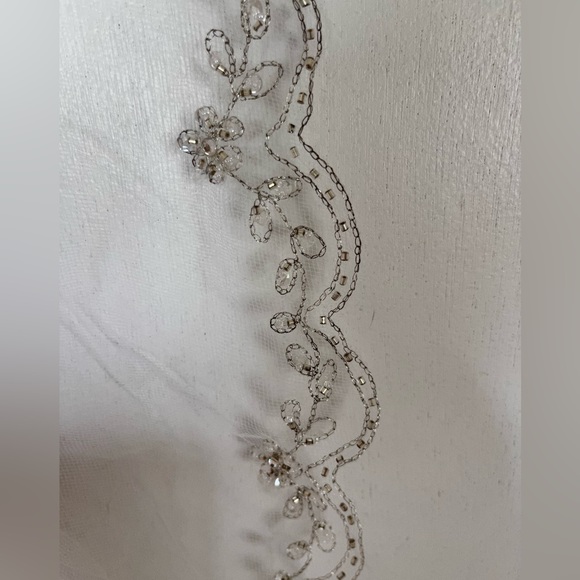 NWT- David’s Bridal Two-Tiered Fingertip Length Wedding Veil - Picture 3 of 8